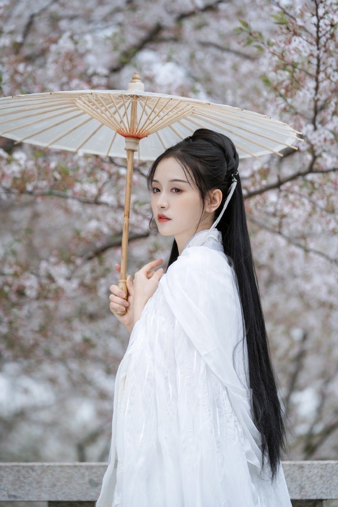 悬疑 · 阳台